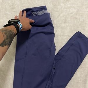 victoria sport M (long) knockout leggings by victoria’s secret